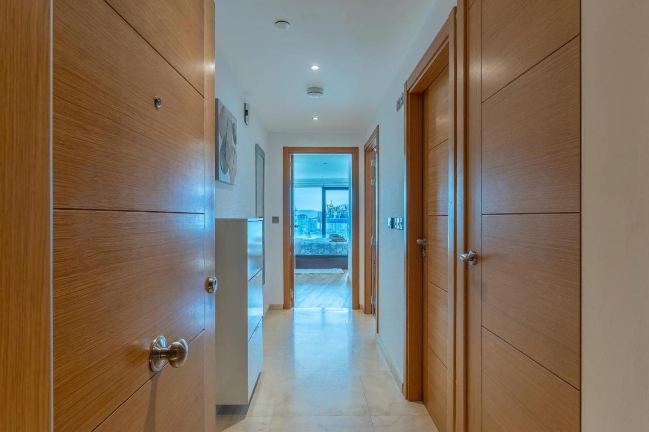 Seaside Serenity Oasis - High Floor - Stunning Views ジブラルタル エクステリア 写真